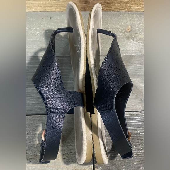 WOMAN’S SIZE 8.5 LC LAUREN CONRAD BLACK SOFT BUCKLED FESTIVAL THONG FLAT SANDALS - Picture 7 of 9